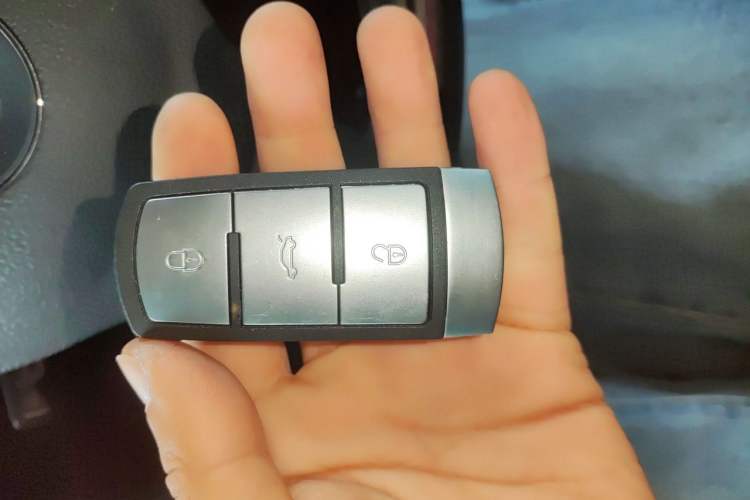 Used Volkswagen Magotan 2015 1.8TSI Advanced Model Vehicle Key