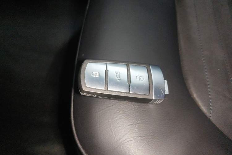 Used Volkswagen Magotan 2015 1.8TSI Luxury Model Vehicle Key