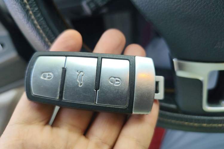 Used Volkswagen Magotan 2015 1.8TSI Advanced Model Vehicle Key