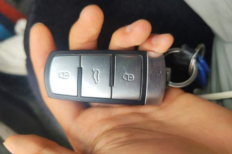 Used Volkswagen Magotan 2015 2.0 TSI Luxury Model Vehicle Key