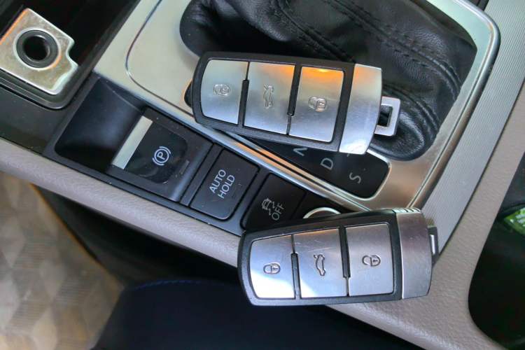 Used Volkswagen Magotan 2015 1.8TSI Prestige Model Vehicle Key
