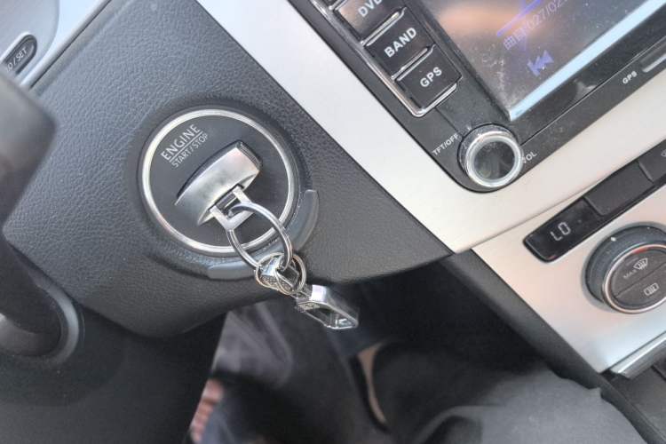 Used Volkswagen Magotan 2015 1.8TSI Advanced Model Vehicle Key