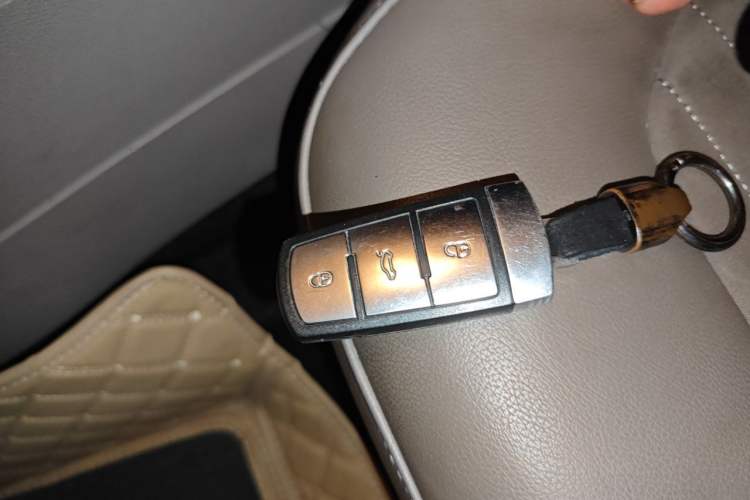 Used Volkswagen Magotan 2015 1.8TSI Luxury Model Vehicle Key
