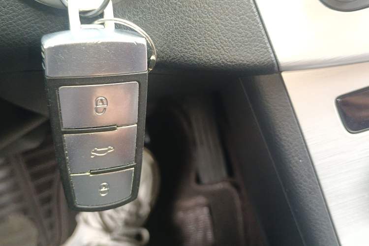 Used Volkswagen Magotan 2015 1.8TSI Advanced Model Vehicle Key