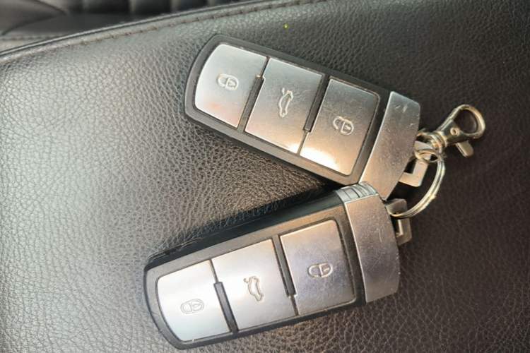 Used Volkswagen Magotan 2015 1.8TSI Advanced Model Vehicle Key