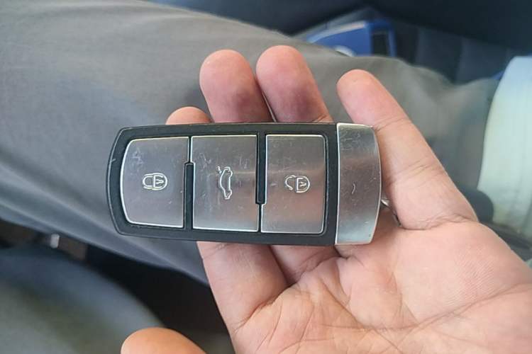 Used Volkswagen Magotan 2015 1.8TSI Advanced Model Vehicle Key