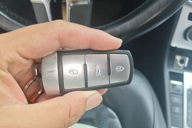 Used Volkswagen Magotan 2015 1.8TSI Advanced Model Vehicle Key