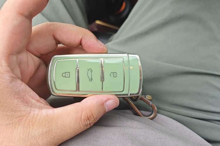 Used Volkswagen Magotan 2015 Facelift 1.8TSI Luxury Model Vehicle Key