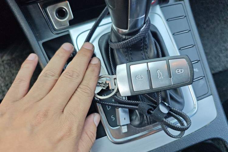 Used Volkswagen Magotan 2015 1.8TSI Advanced Model Vehicle Key
