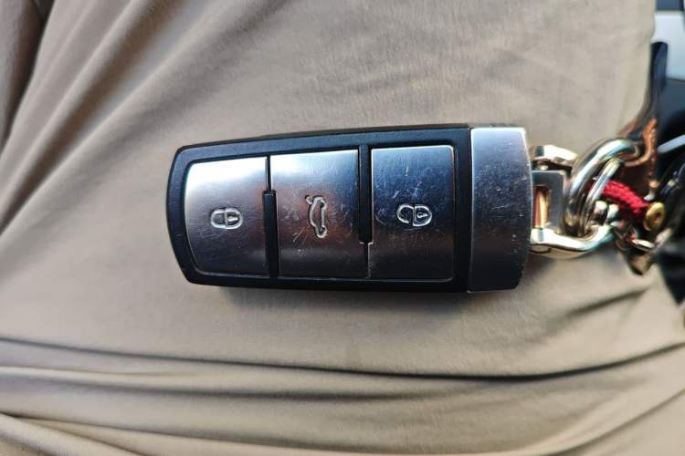 Used Volkswagen Magotan 2015 1.8TSI Advanced Model Vehicle Key