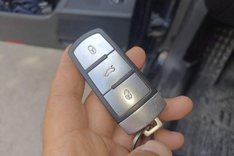 Used Volkswagen Magotan 2015 1.8TSI Luxury Model Vehicle Key