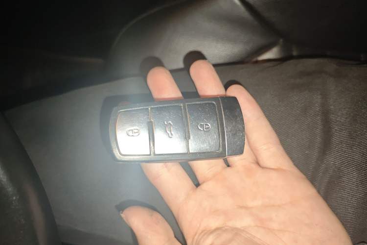 Used Volkswagen Magotan 2015 1.8TSI Advanced Model Vehicle Key
