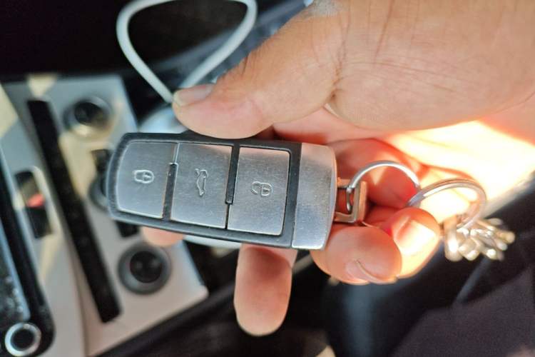 Used Volkswagen Magotan 2015 1.8TSI Advanced Model Vehicle Key