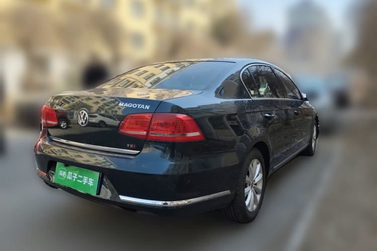 Used Volkswagen Magotan 2015 1.8TSI Advanced Model Rear Right 45 Deg