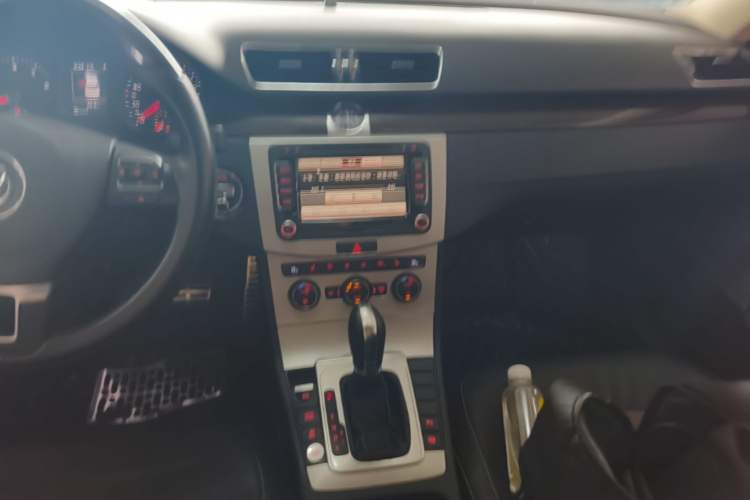 Used Volkswagen Magotan 2015 2.0 TSI Flagship Model Audio And AC Panel