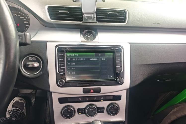Used Volkswagen Magotan 2015 1.8TSI Advanced Model Audio And AC Panel