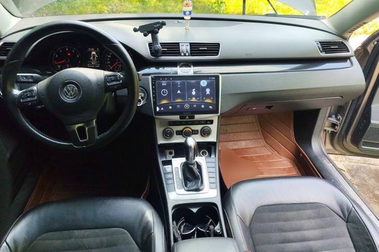 Used Volkswagen Magotan 2015 1.8TSI Luxury Model Center Console