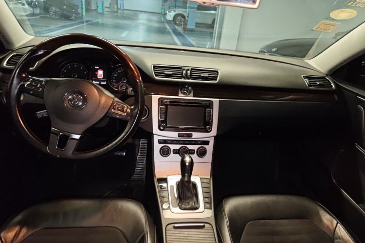 Used Volkswagen Magotan 2015 1.8TSI Prestige Model Center Console