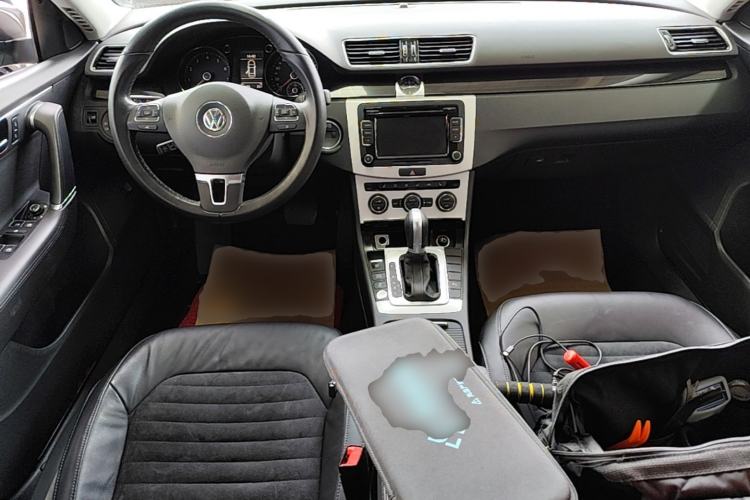 Used Volkswagen Magotan 2015 Facelift 1.8TSI Luxury Model Center Console