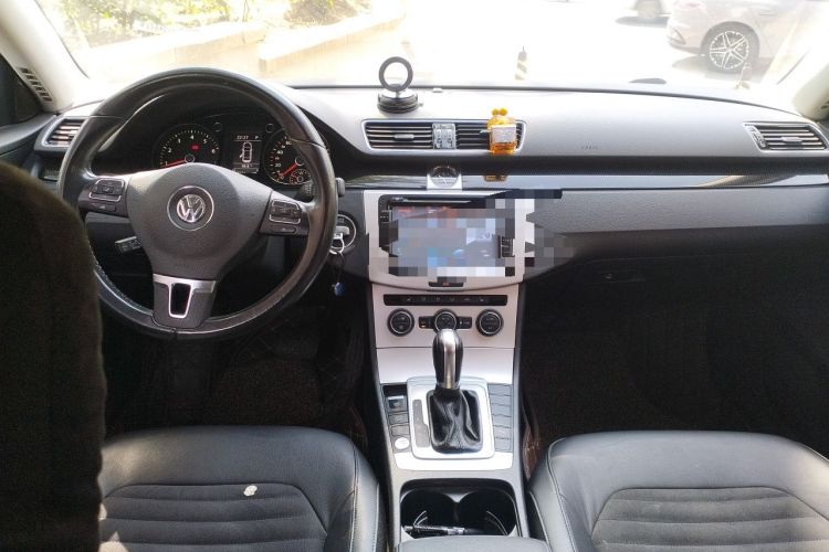 Used Volkswagen Magotan 2015 Revised Version 2.0 TSI Luxury Edition Center Console