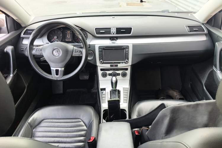 Used Volkswagen Magotan 2015 1.8TSI Advanced Model Center Console