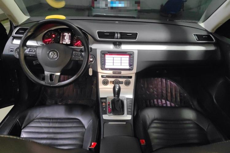 Used Volkswagen Magotan 2015 1.8TSI Advanced Model Center Console