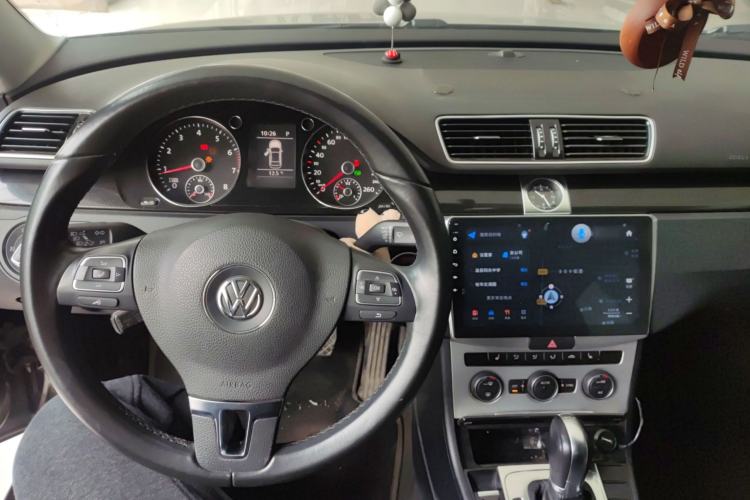 Used Volkswagen Magotan 2015 2.0 TSI Luxury Model Center Console