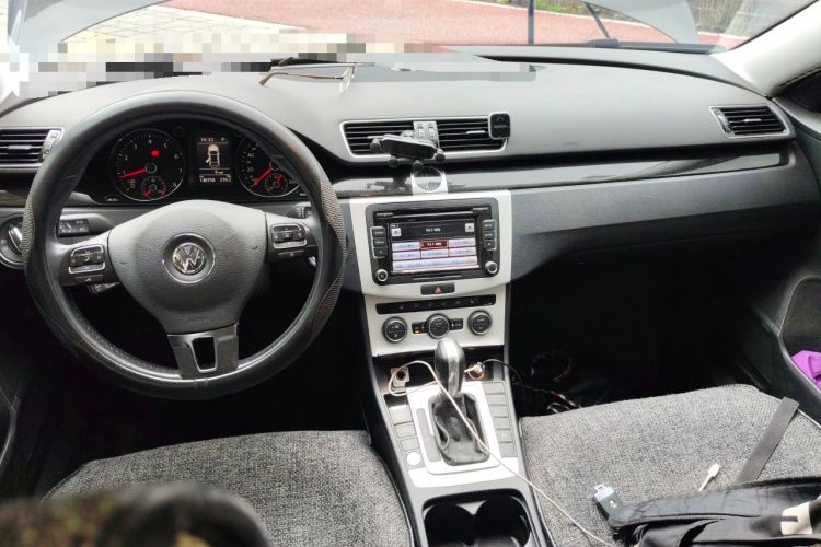 Used Volkswagen Magotan 2015 Revised Version 2.0 TSI Luxury Edition Center Console