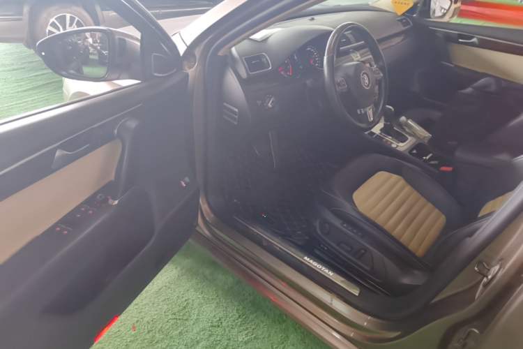 Used Volkswagen Magotan 2015 2.0 TSI Flagship Model Driver Seat