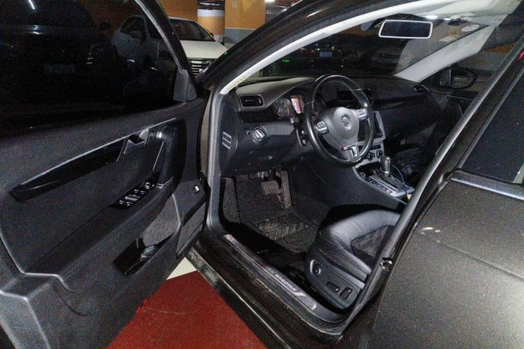 Used Volkswagen Magotan 2015 Facelift 1.8TSI Luxury Model Driver Seat