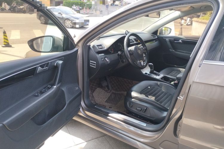 Used Volkswagen Magotan 2015 Revised Version 2.0 TSI Luxury Edition Driver Seat
