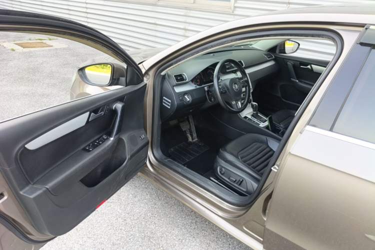 Used Volkswagen Magotan 2015 1.8TSI Advanced Model Driver Seat
