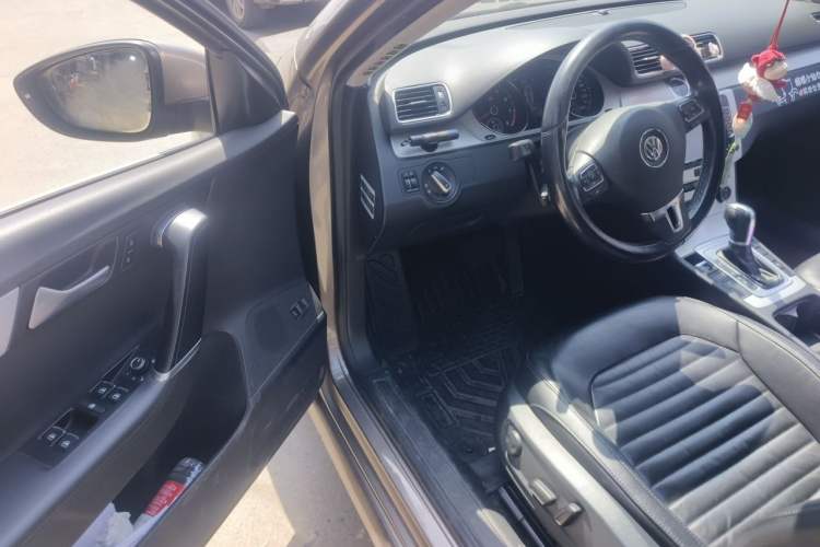 Used Volkswagen Magotan 2015 1.8TSI Advanced Model Driver Seat