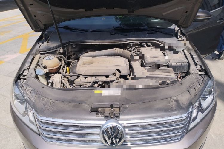 Used Volkswagen Magotan 2015 Revised Version 2.0 TSI Luxury Edition Engine Bay