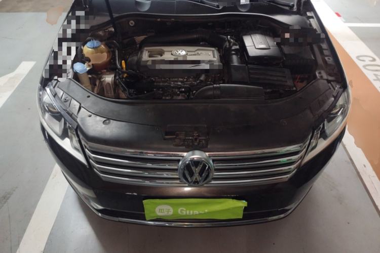 Used Volkswagen Magotan 2015 Revised Version 2.0 TSI Luxury Edition Engine Bay