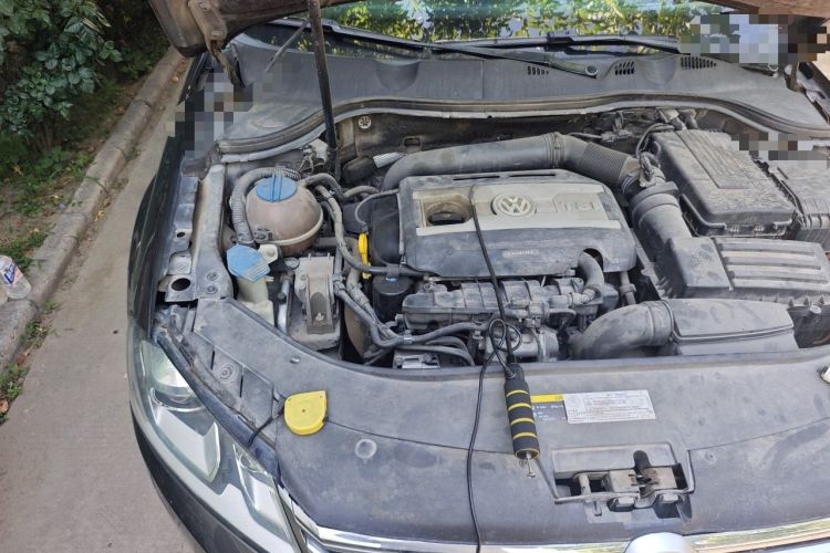 Used Volkswagen Magotan 2015 Revised 1.8TSI Prestige Version Engine Bay Right