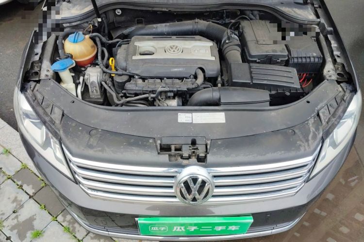 Used Volkswagen Magotan 2015 Revised Version 2.0 TSI Luxury Edition Engine Bay