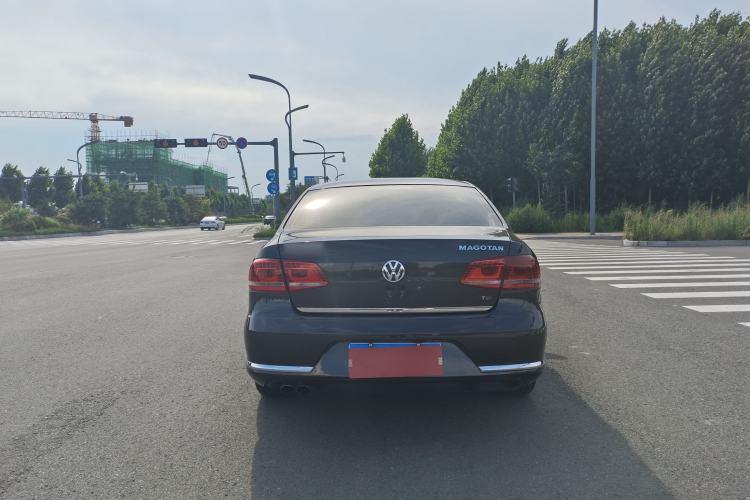 Used Volkswagen Magotan 2015 1.8TSI Luxury Model Exterior 4