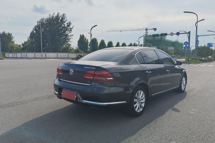 Used Volkswagen Magotan 2015 1.8TSI Luxury Model Exterior 5