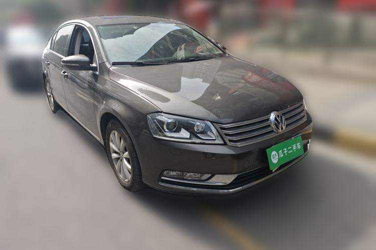 Used Volkswagen Magotan 2015 Facelift 1.8TSI Luxury Model Front Right 45 Deg