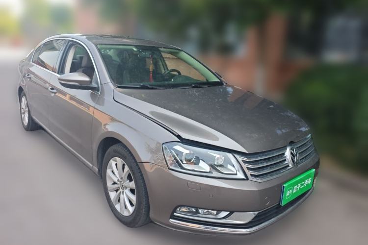 Used Volkswagen Magotan 2015 1.8TSI Luxury Model Front Right 45 Deg