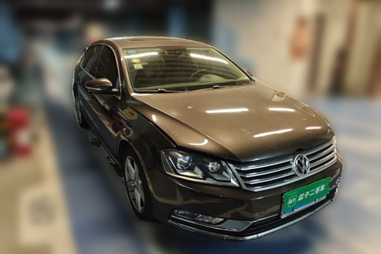 Used Volkswagen Magotan 2015 1.8TSI Prestige Model Front Right 45 Deg