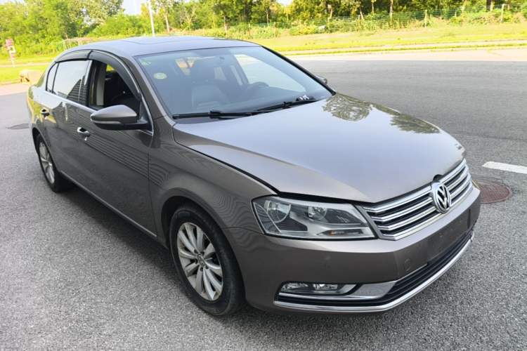 Used Volkswagen Magotan 2015 1.8TSI Advanced Model Front Right 45 Deg