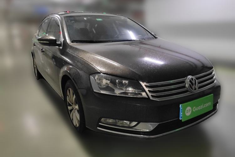 Used Volkswagen Magotan 2015 1.8TSI Advanced Model Front Right 45 Deg