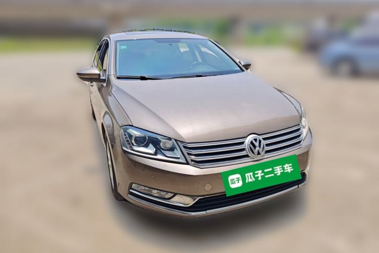 Used Volkswagen Magotan 2015 1.8TSI Luxury Model Front Right 45 Deg