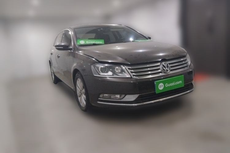 Used Volkswagen Magotan 2015 Revised Version 2.0 TSI Luxury Edition Front Right 45 Deg