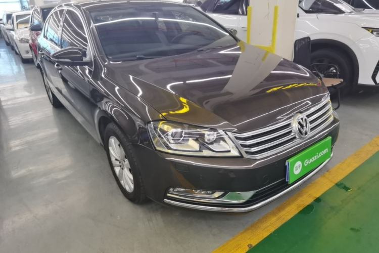 Used Volkswagen Magotan 2015 Facelift 1.8TSI Luxury Model Front Right 45 Deg