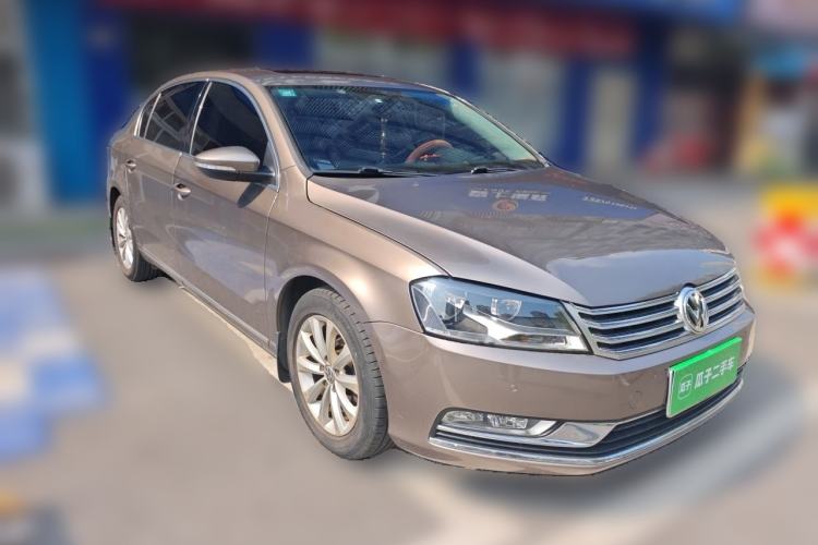 Used Volkswagen Magotan 2015 1.8TSI Advanced Model Front Right 45 Deg