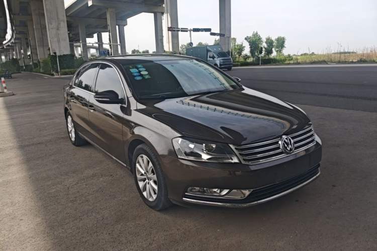 Used Volkswagen Magotan 2015 1.8TSI Advanced Model Front Right 45 Deg