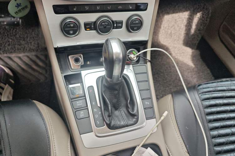 Used Volkswagen Magotan 2015 Facelift 1.8TSI Luxury Model Gear Lever